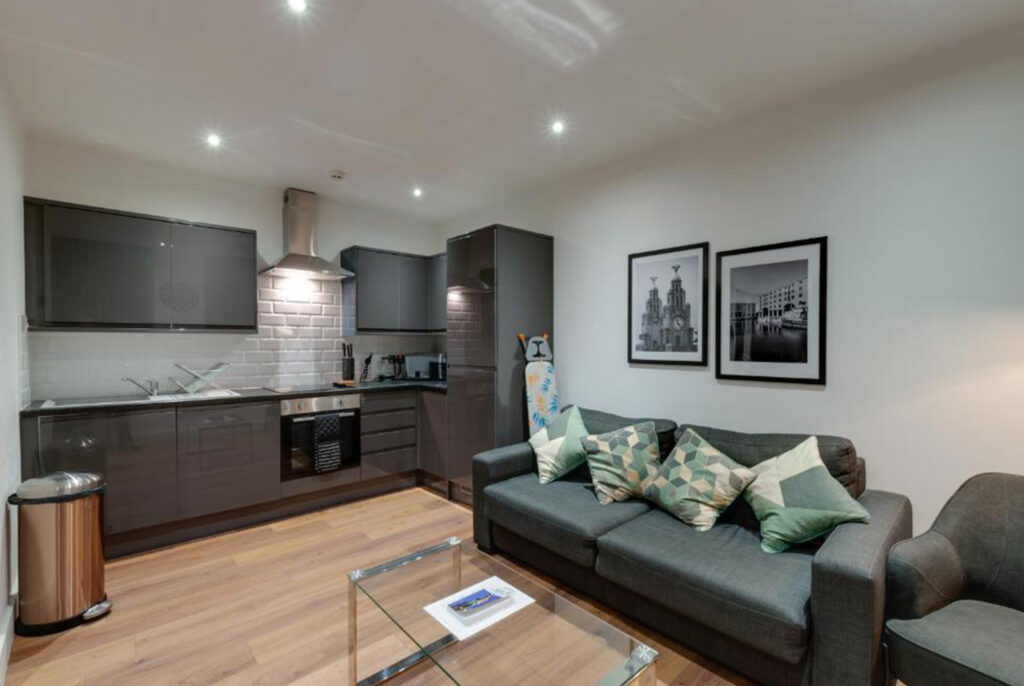 LORD STREET 1-BEDROOM APARTMENT