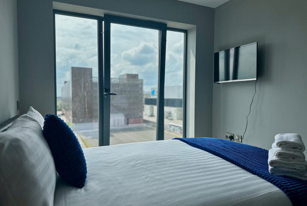 MONARCHS QUAY 2-BEDROOM (BOTH BEDROOMS WINDOWED)