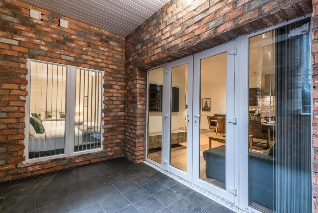 SGT PEPPERS 1-BEDROOM TERRACE APARTMENT