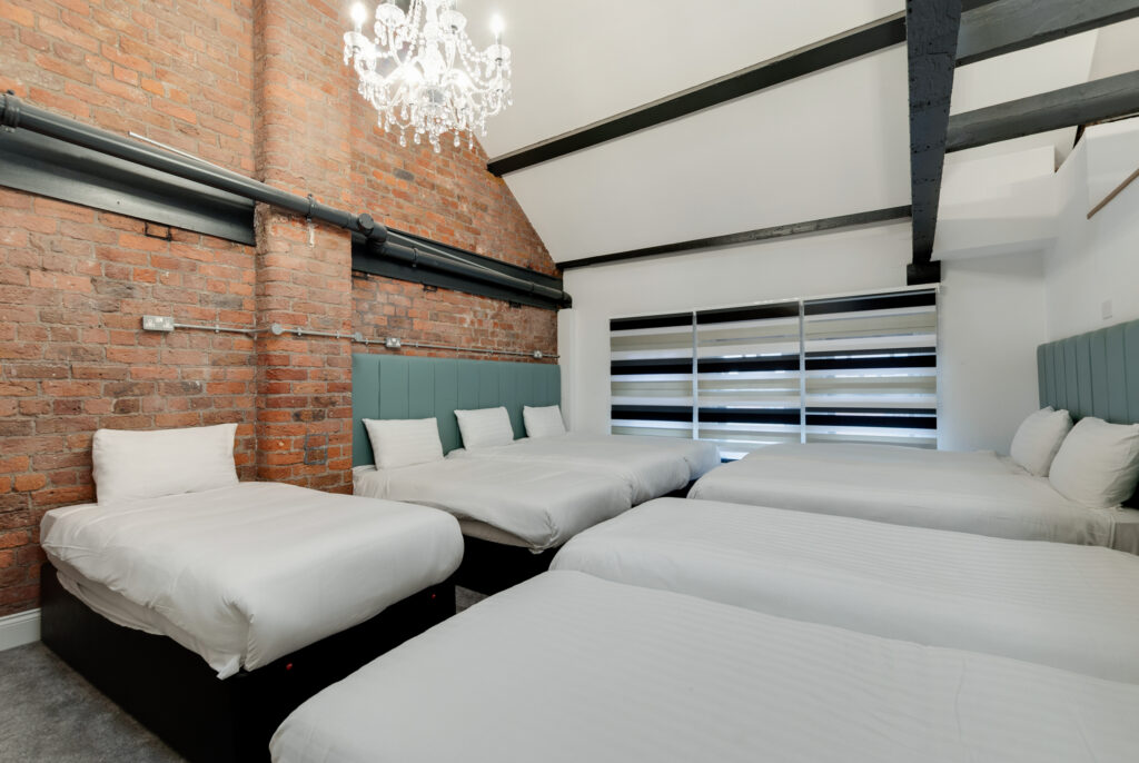 TEMPLE COURT 2-BEDROOM APARTMENT