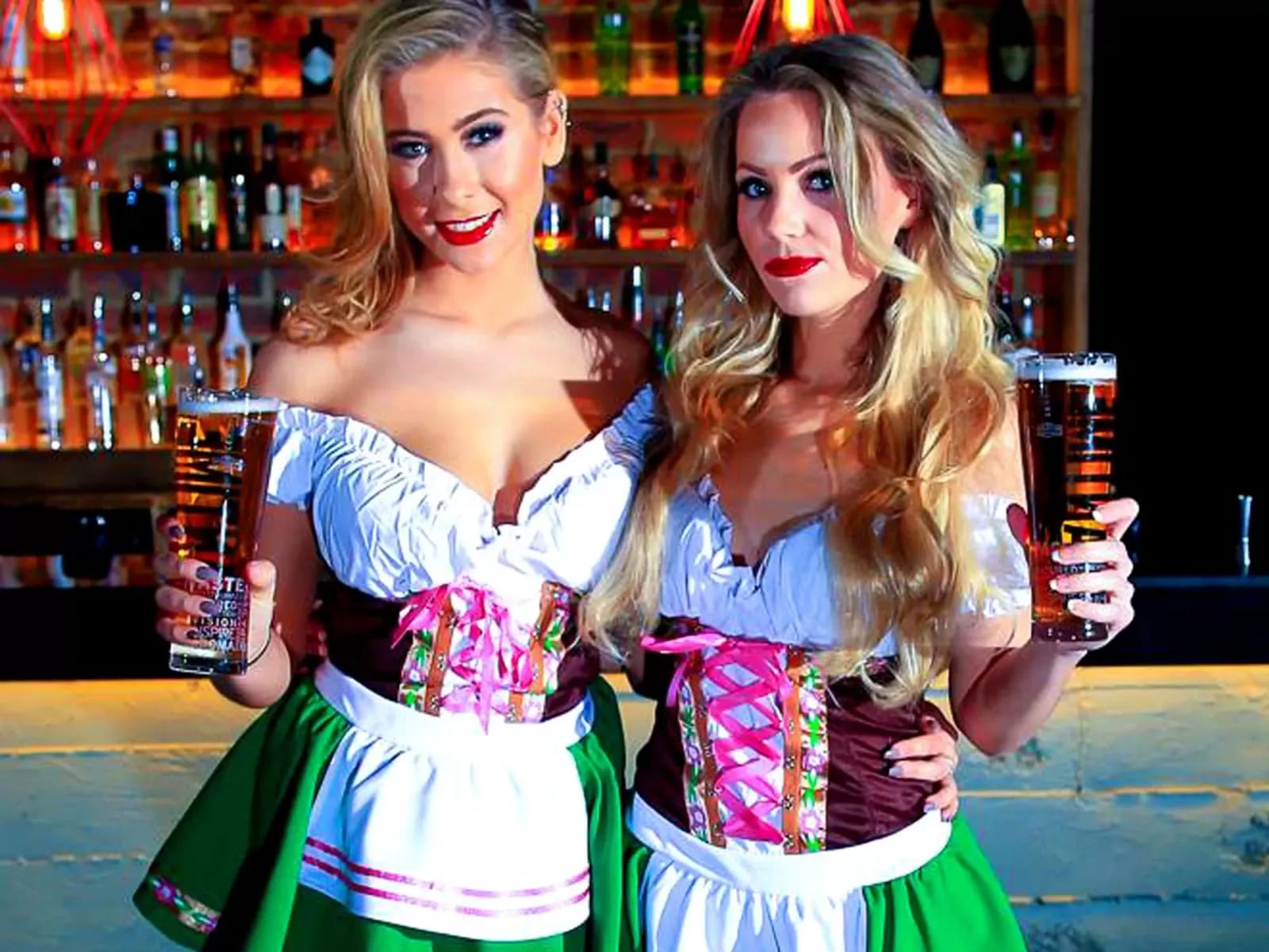 Bar Crawl Babes